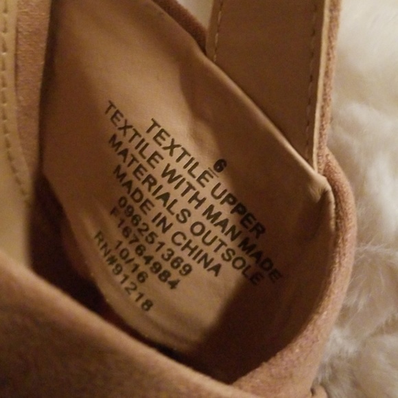 Heels - Picture 4 of 5